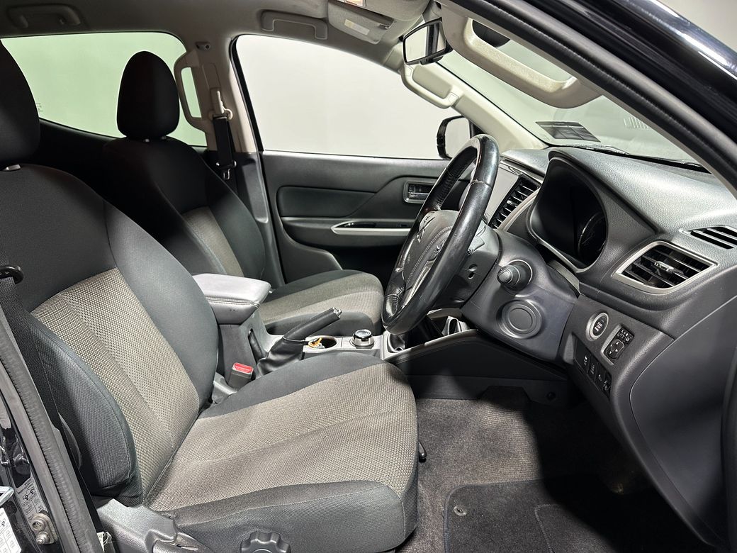 2020 Mitsubishi L200