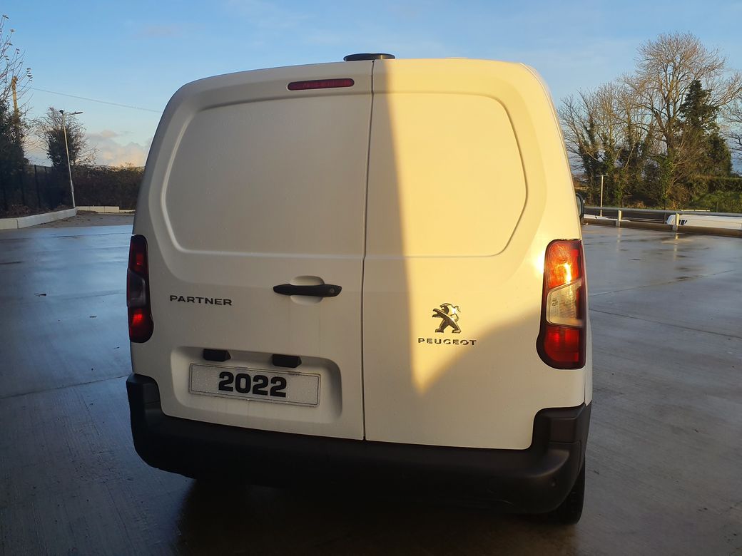 2022 Peugeot Partner