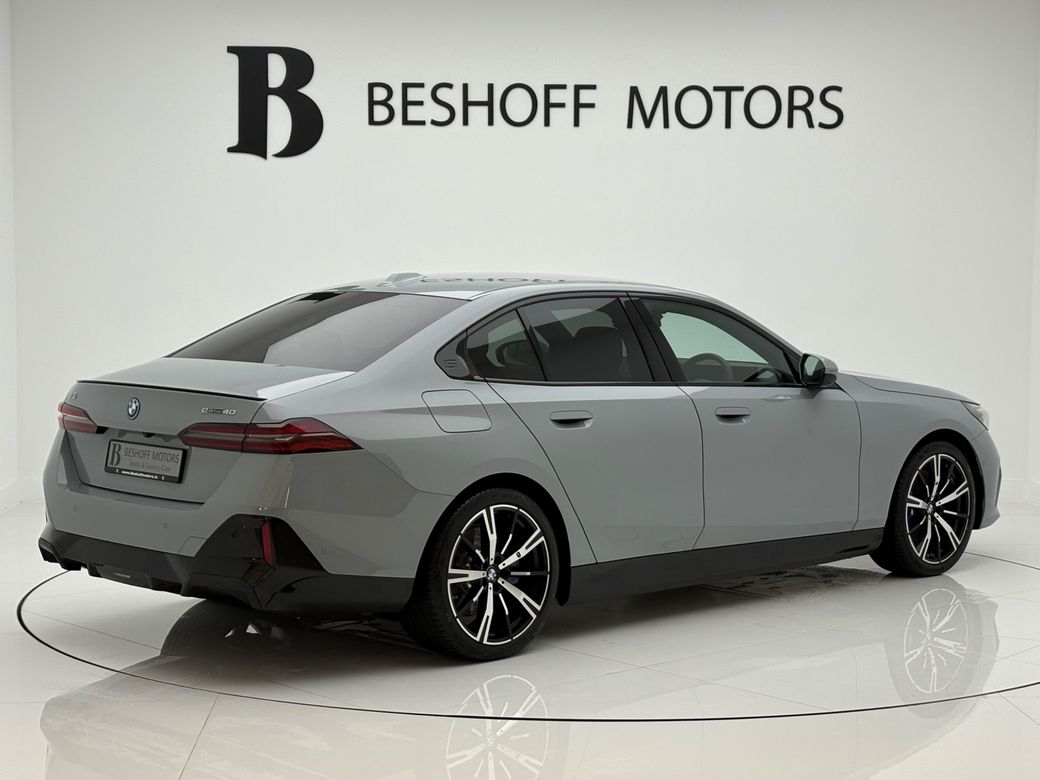 2025 BMW i5