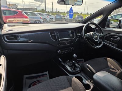 2017 Kia Carens