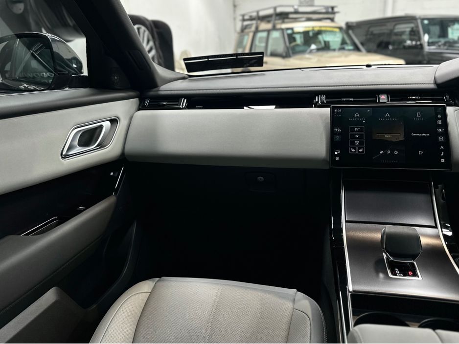 2025 Land Rover Range Rover Velar