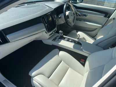 2020 Volvo V90