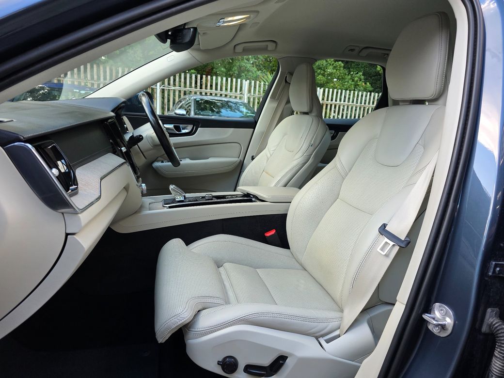 2022 Volvo XC60