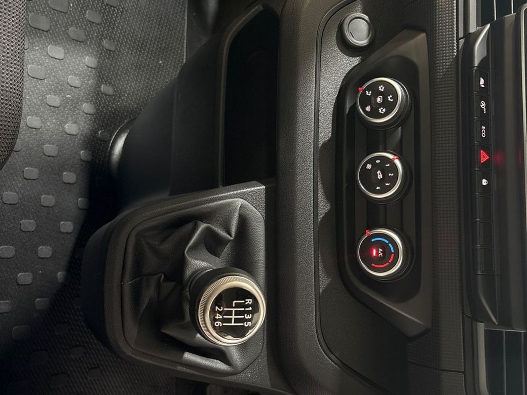 2025 Renault Trafic