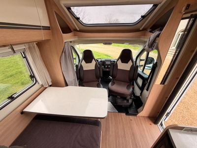 2017 SUNLIGHT T58 LOW PROFILE L.H.D