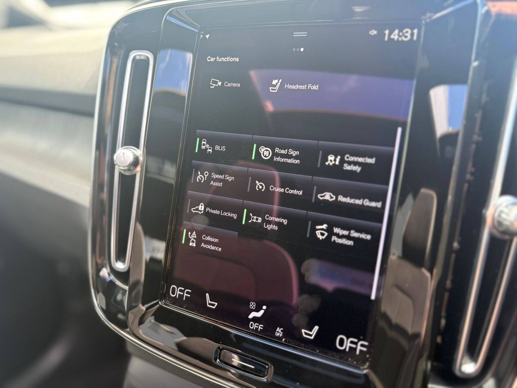 2023 Volvo XC40