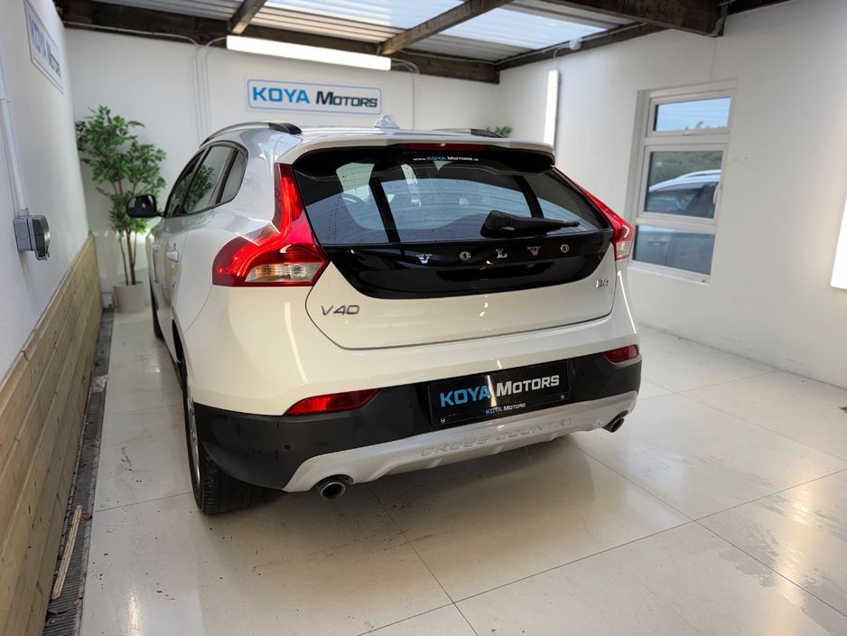 2017 Volvo V40
