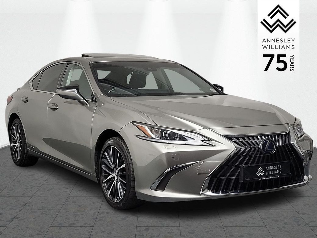 2022 Lexus ES 300h