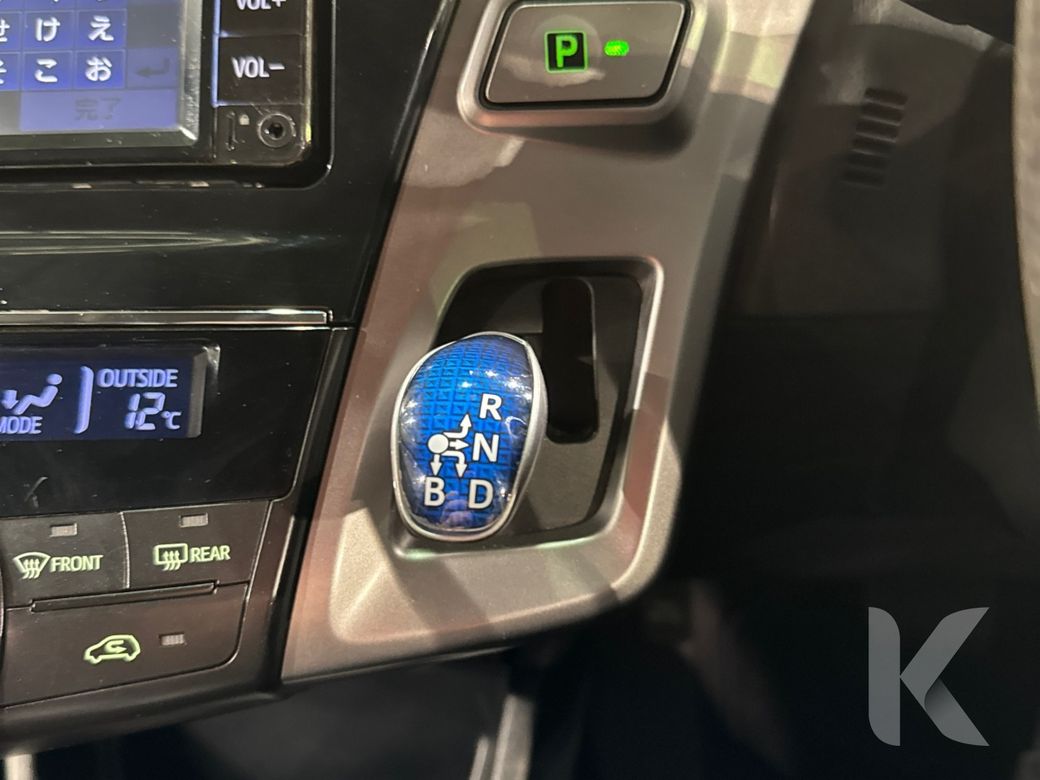 2020 Toyota Prius Alpha