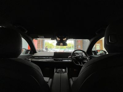 2024 BMW i5