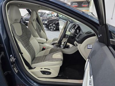 2018 Volvo V40