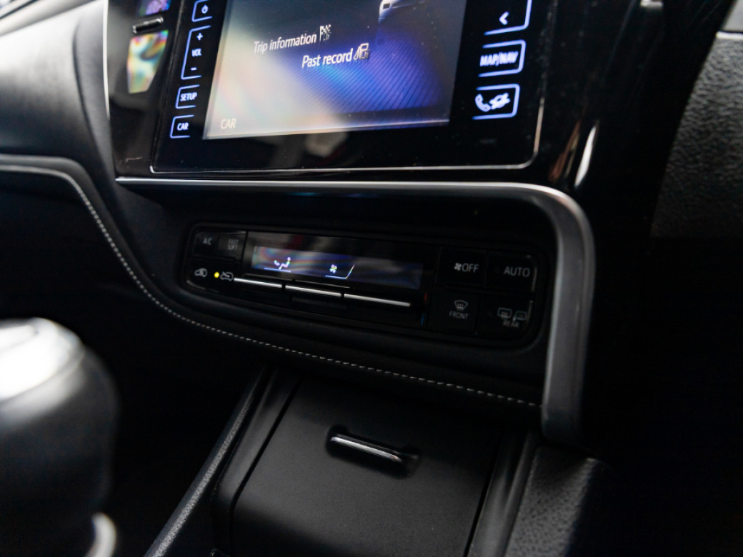 2016 Toyota Auris