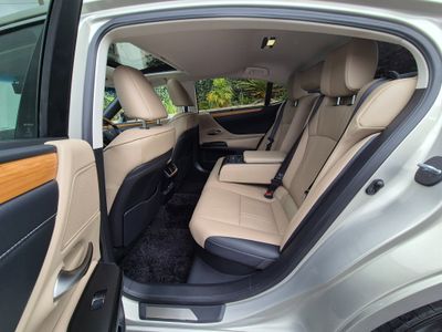 2021 Lexus ES 300h