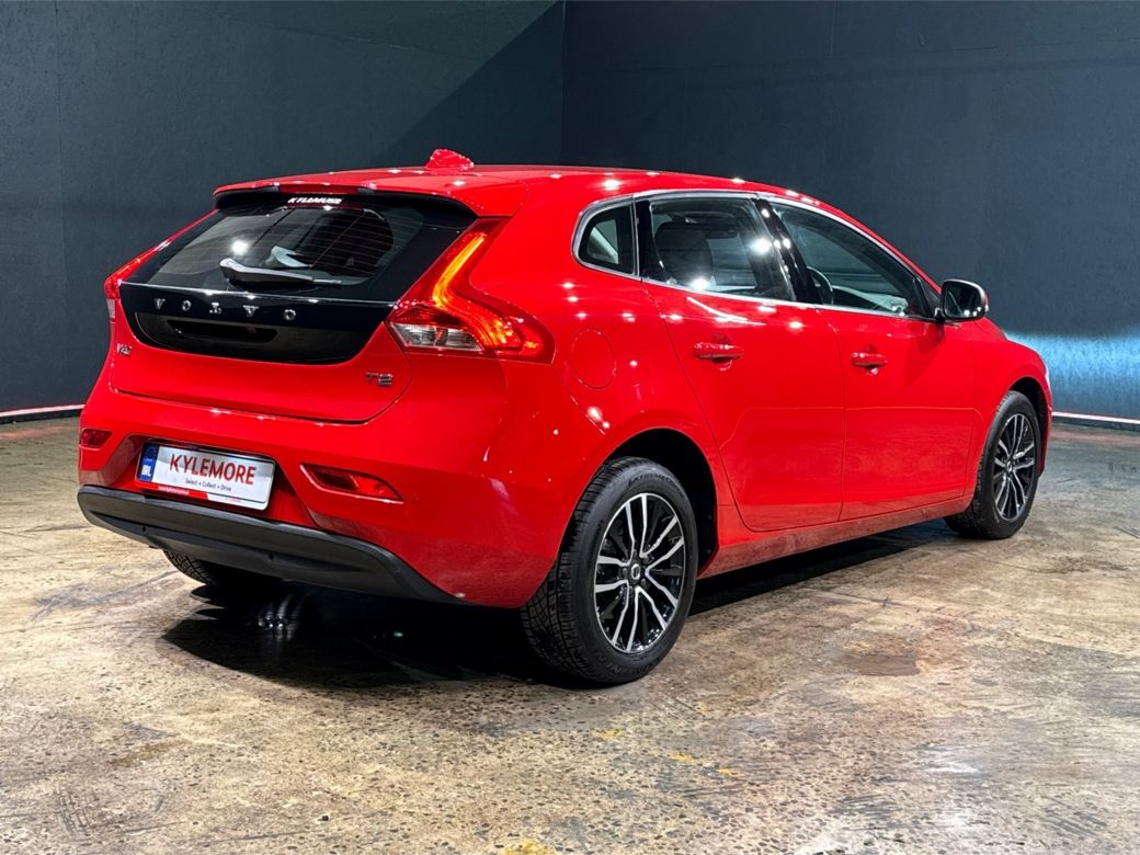 2019 Volvo V40