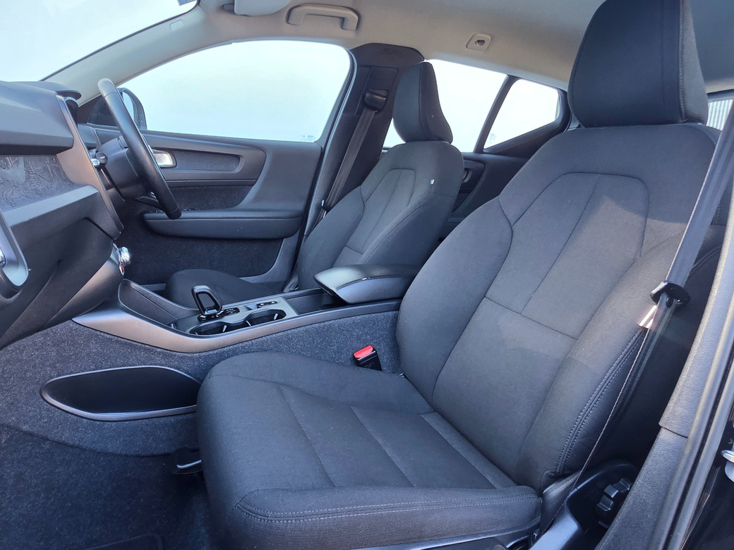 2023 Volvo XC40