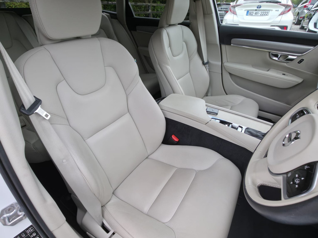 2020 Volvo V90
