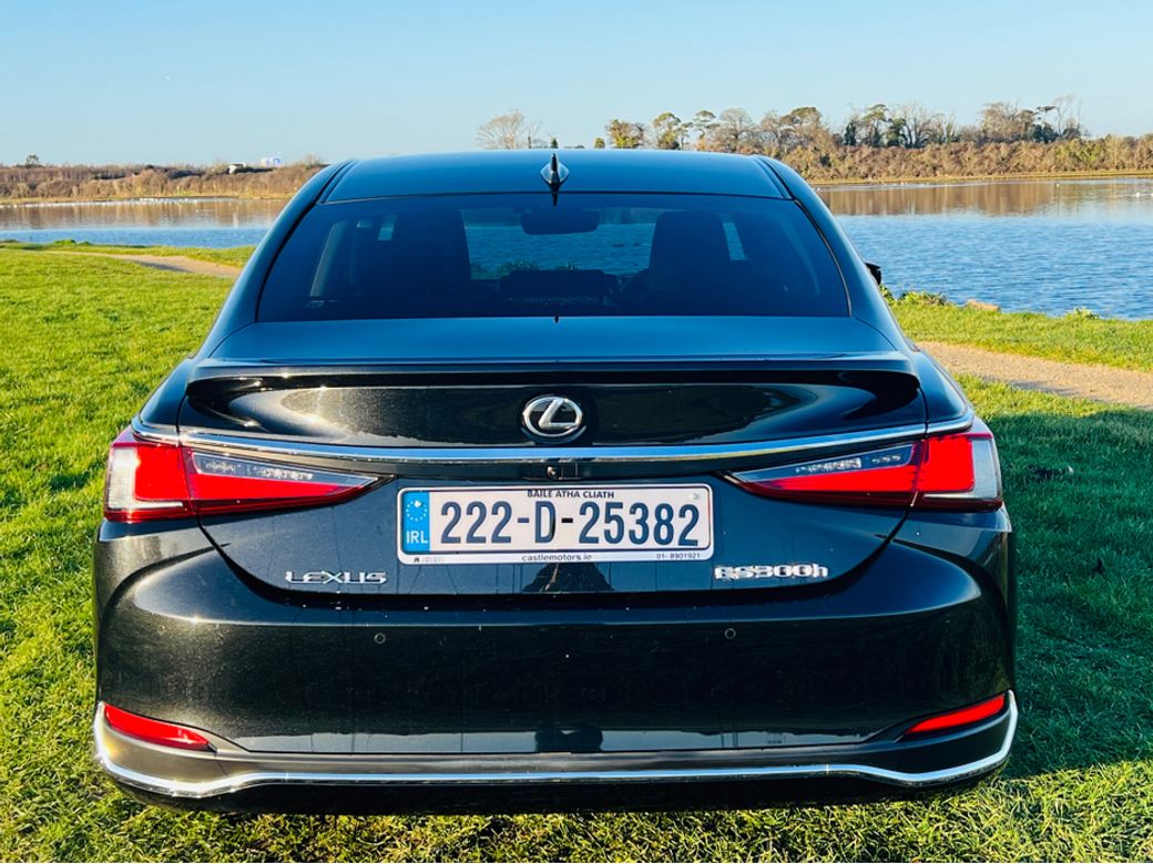 2022 Lexus ES 300h