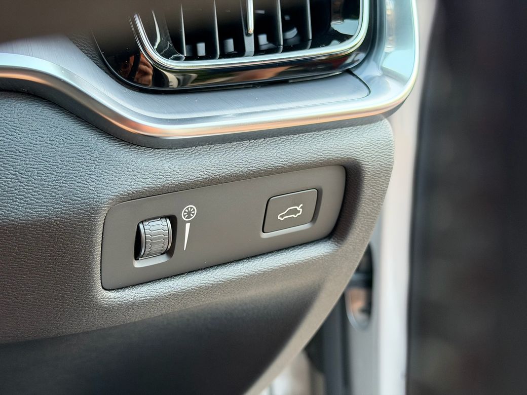 2020 Volvo V60