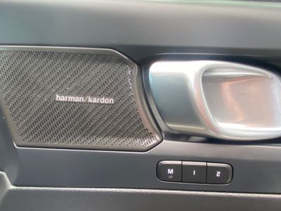 2023 Volvo XC40