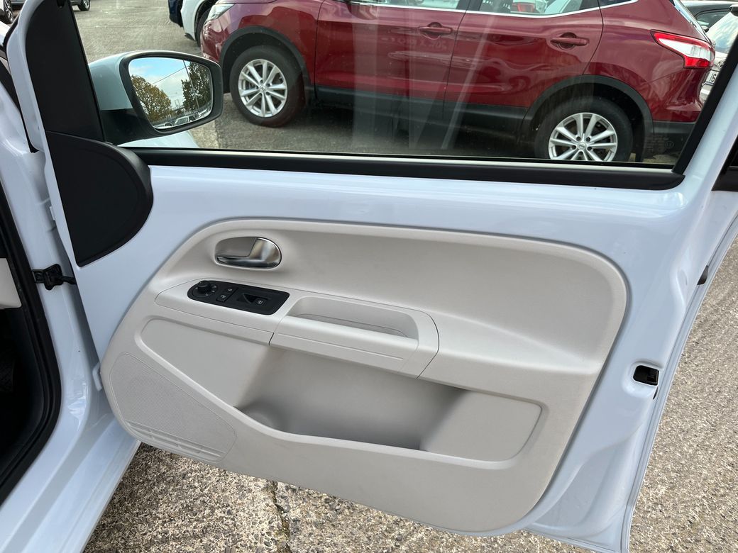 2013 Volkswagen up!