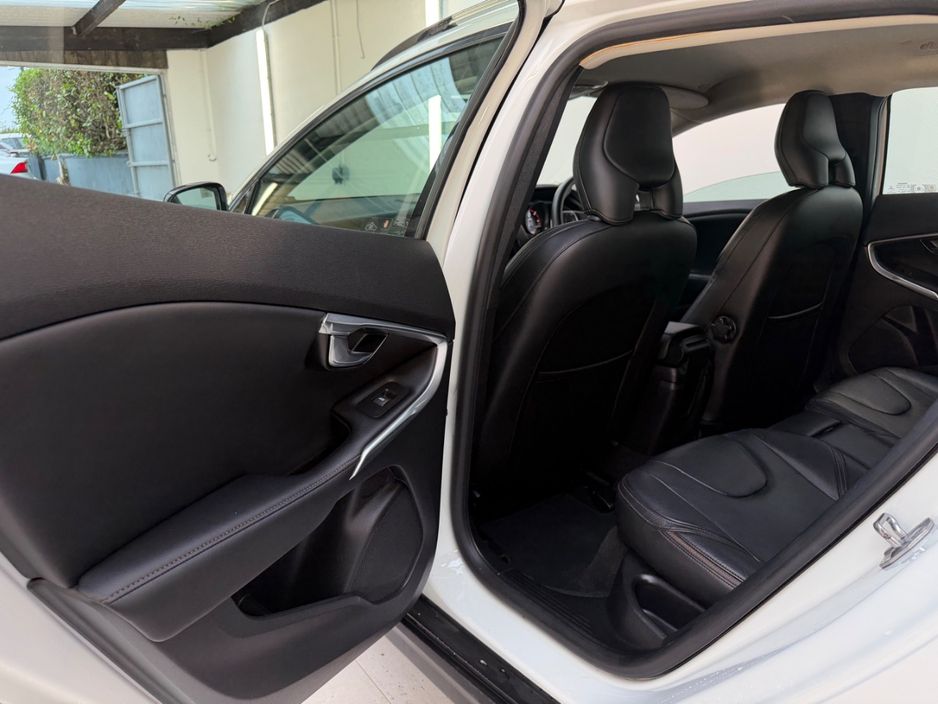 2017 Volvo V40