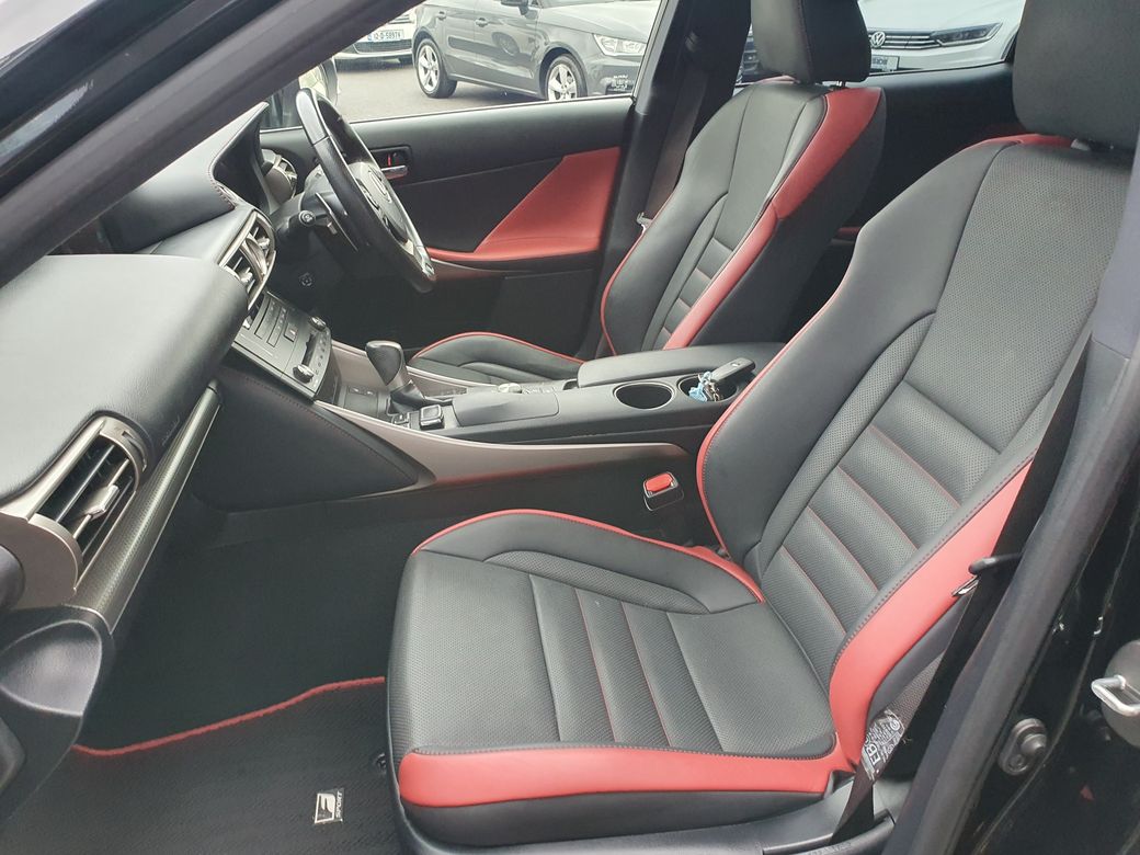 2015 Lexus IS 300h