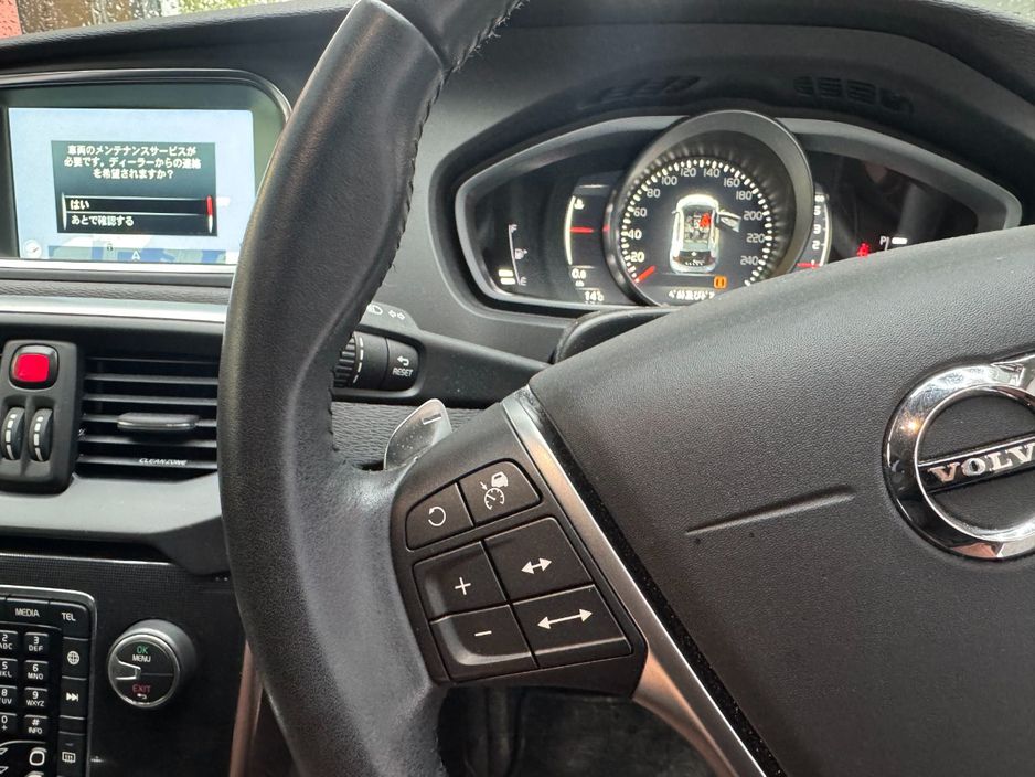 2017 Volvo V40