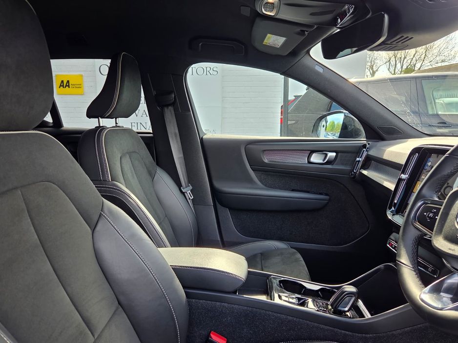 2022 Volvo XC40