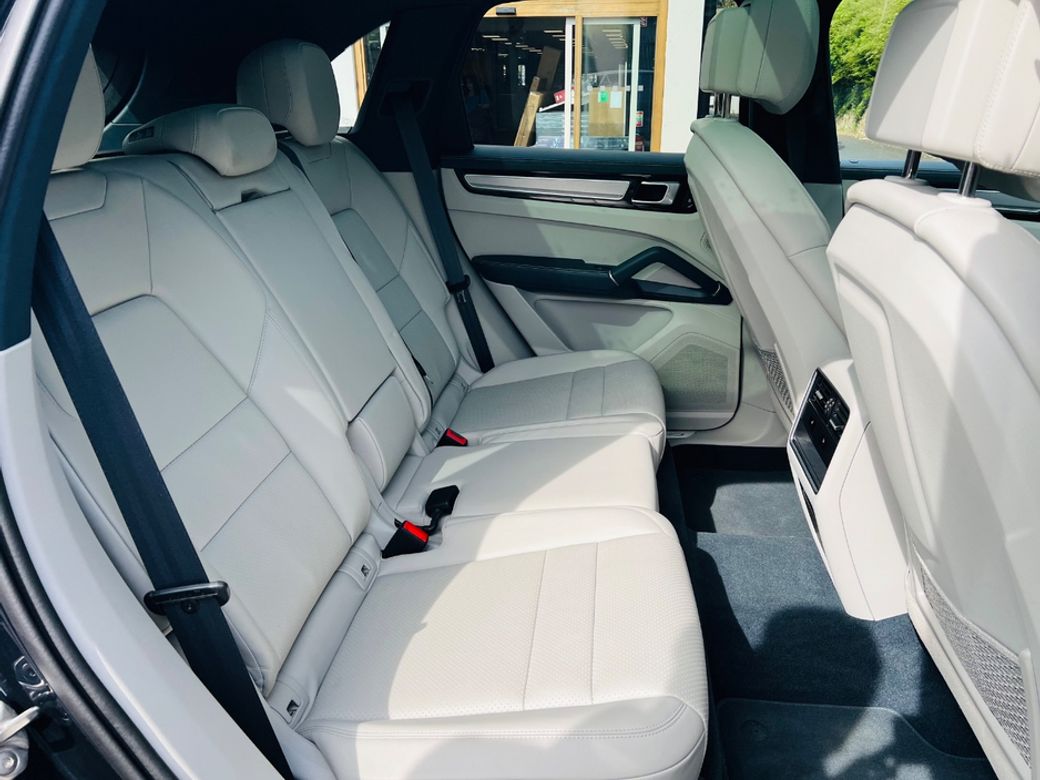 2022 Porsche Cayenne