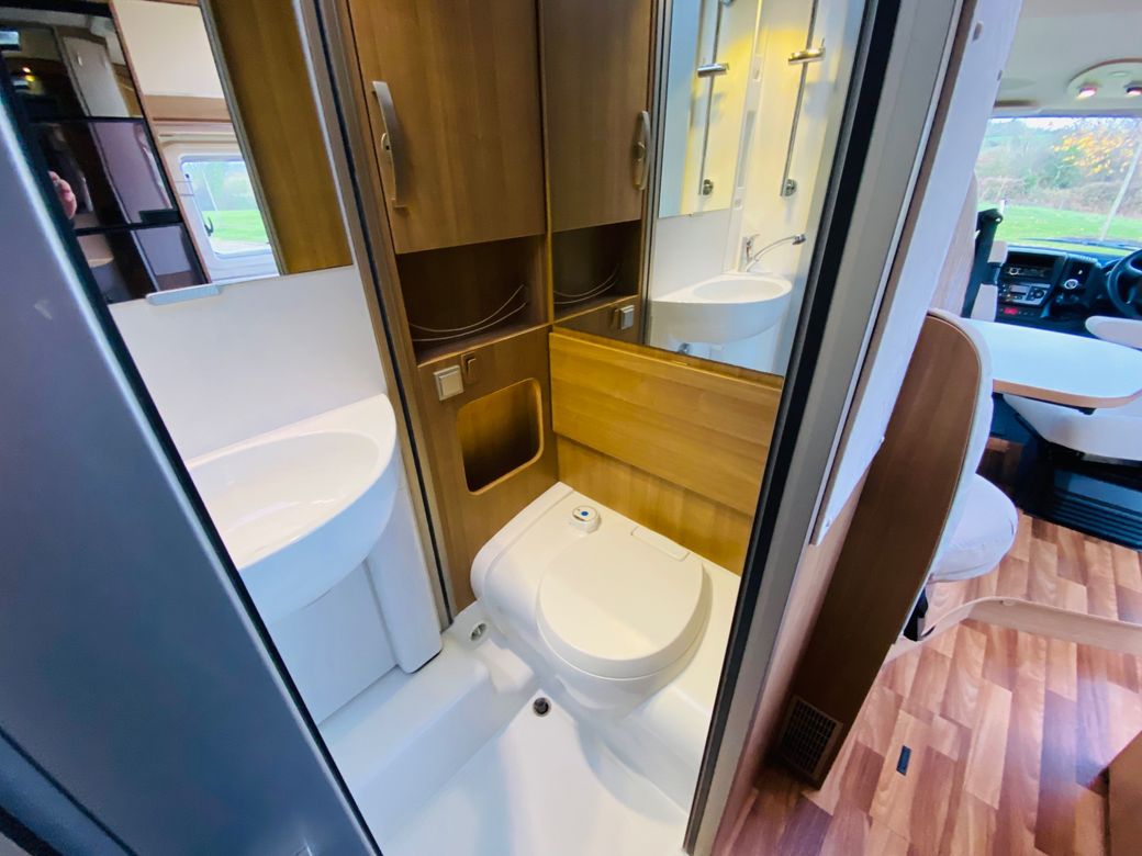 2013 HYMER  EXSIS-I EX504 AS R.H.D MANUAL 