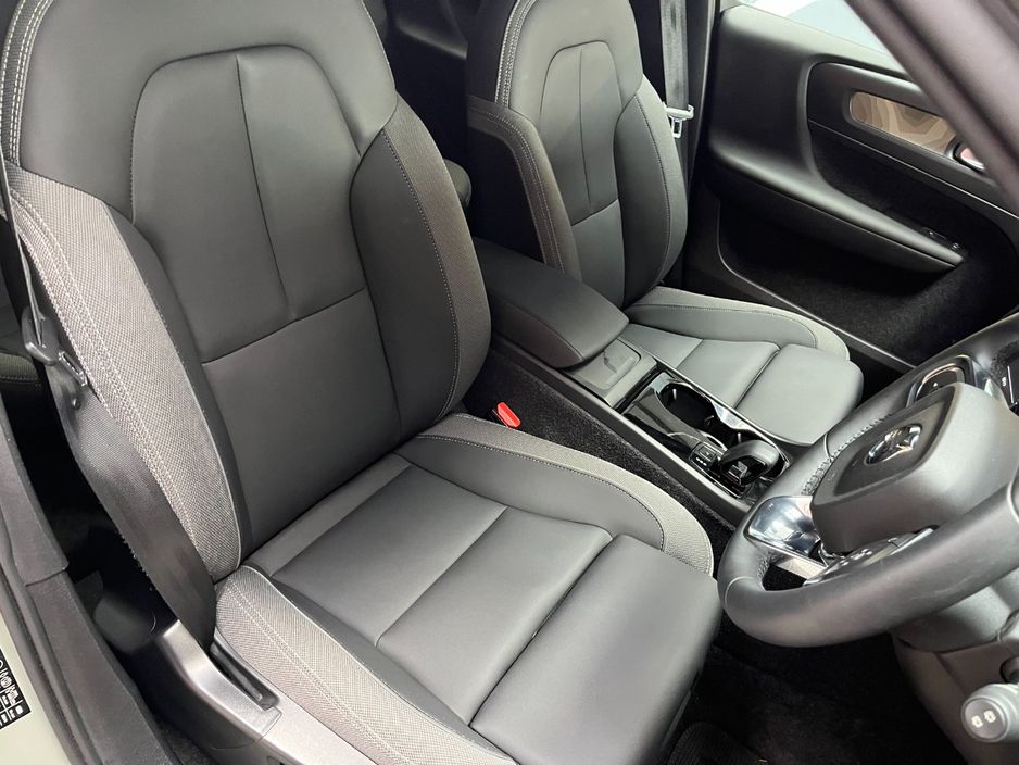 2022 Volvo XC40