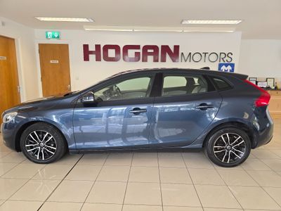2017 Volvo V40