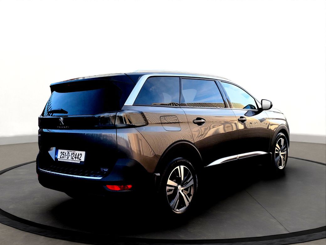2025 Peugeot 5008