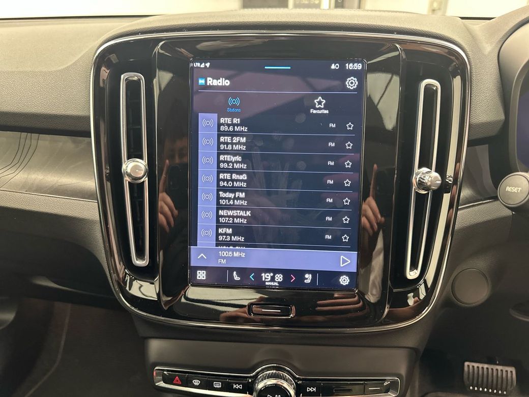 2023 Volvo XC40