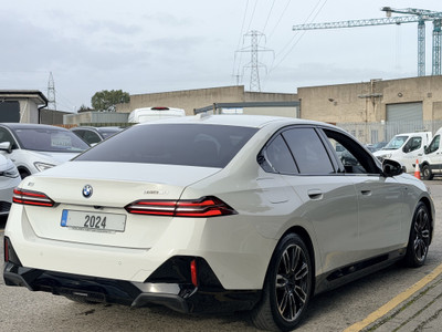 2024 BMW i5