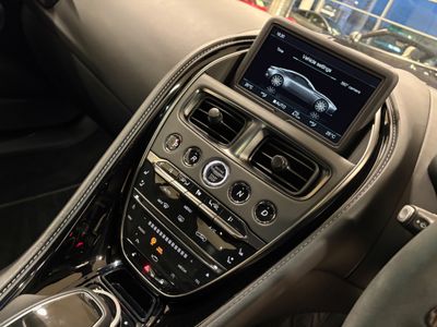 2022 Aston Martin DB11