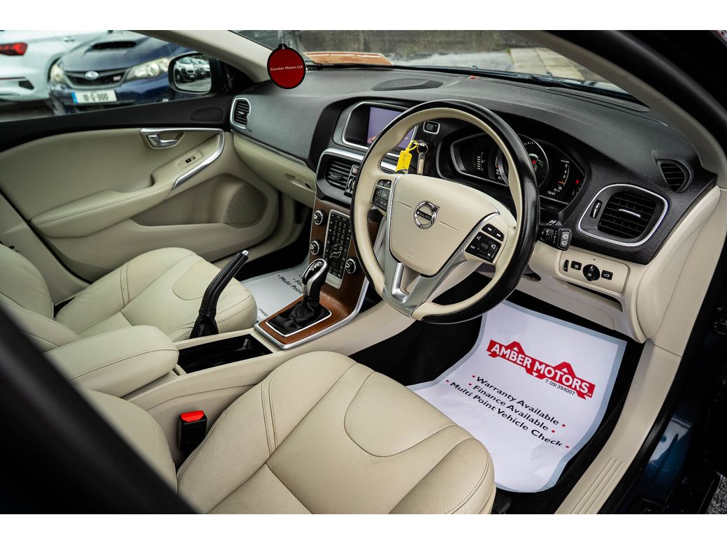 2019 Volvo V40