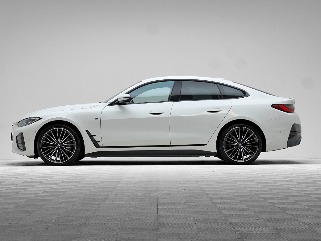 2022 BMW i4