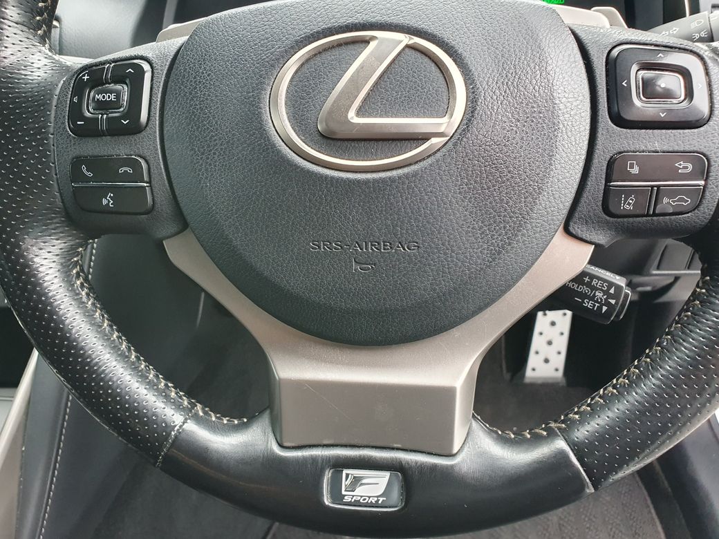 2017 Lexus IS 300h