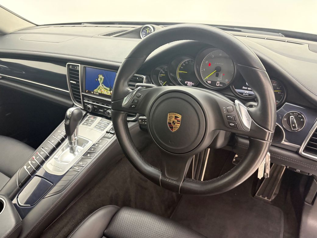 2016 Porsche Panamera