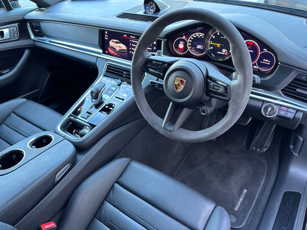 2022 Porsche Panamera