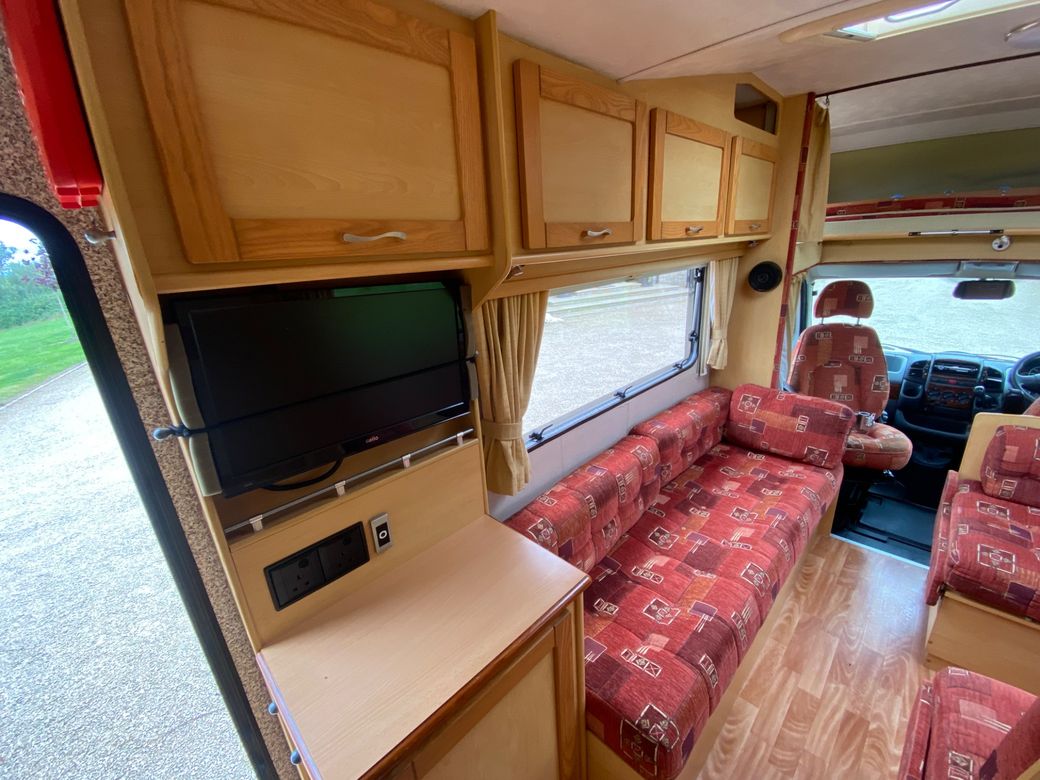 2005 ELDDIS SUNTOR 300 R.H.D 