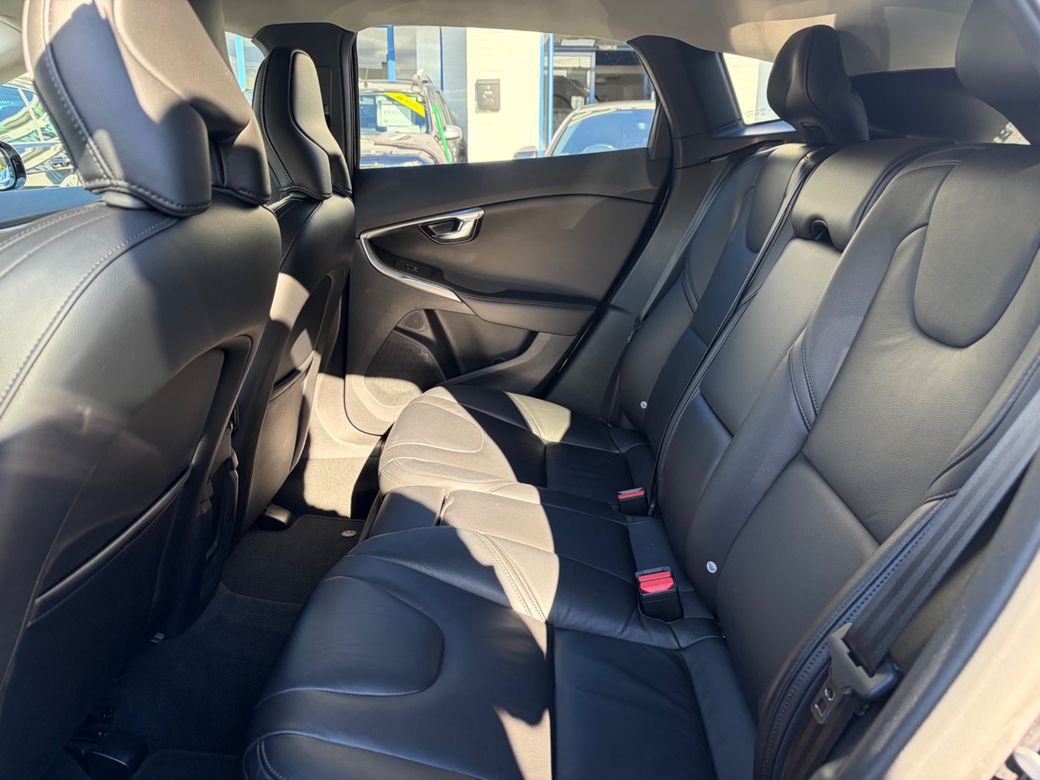 2015 Volvo V40