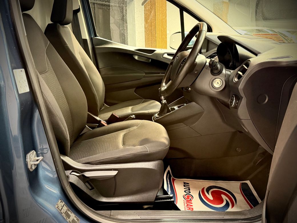 2023 Ford Transit Courier