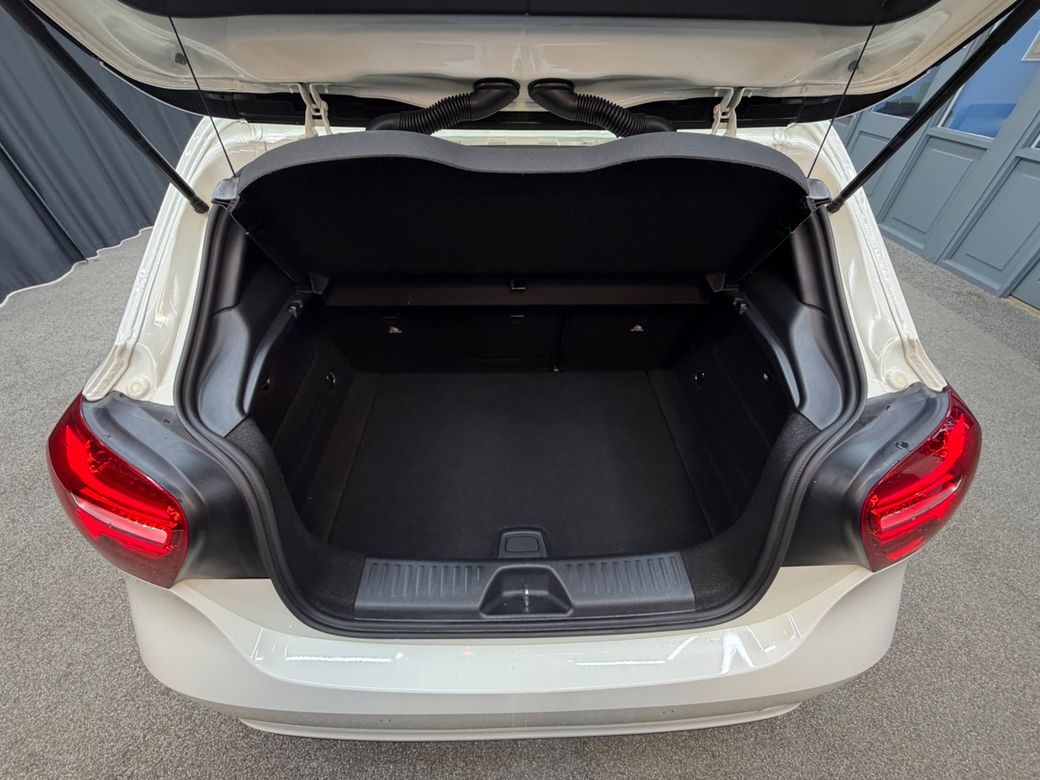 2016 Mercedes-Benz A 180