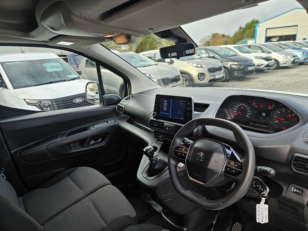 2022 Peugeot Partner