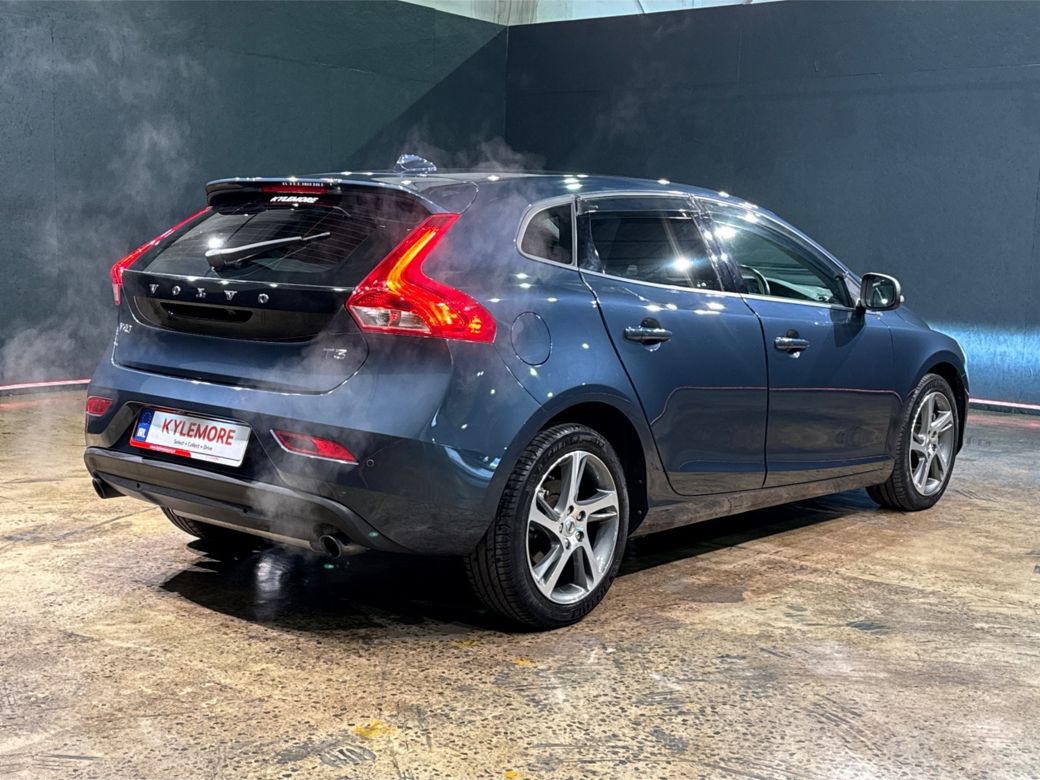 2018 Volvo V40