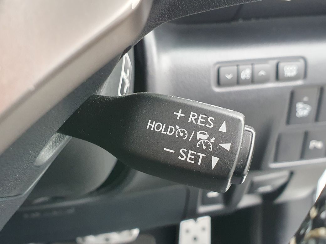 2017 Lexus IS 300h