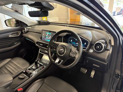 2023 MG HS