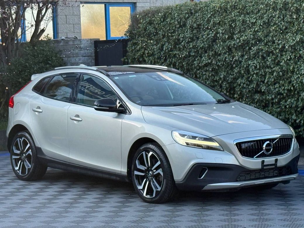 2019 Volvo V40